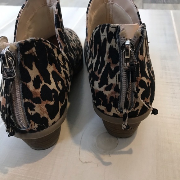SOLD| Kenneth Cole Reaction Leopard Booties 8.5M - Picture 4 of 8